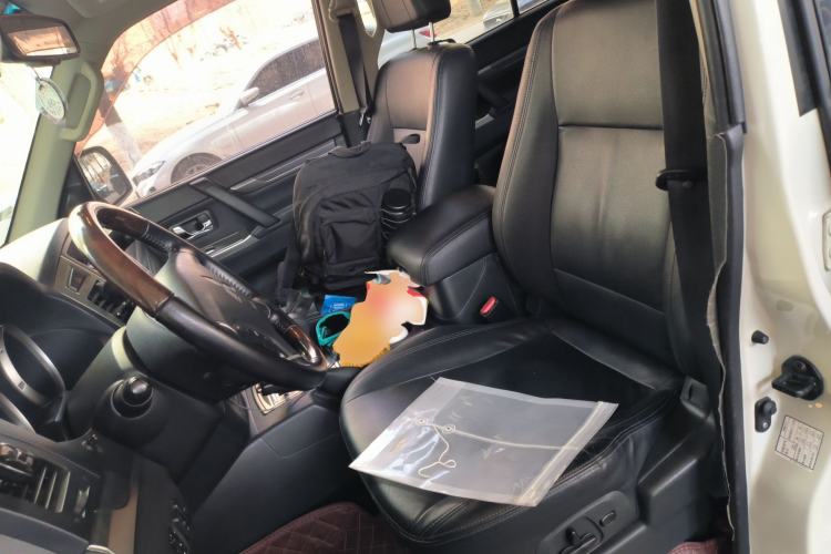 Used Mitsubishi Pajero 2016 3.0L Automatic Prestige Version China IV Standard
