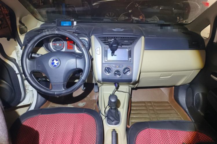 Used Venucia R50 2013 1.6L Manual Fashion Edition