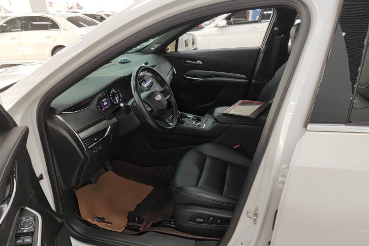 Used Cadillac XT4 2021 28T Two-Wheel Drive Leading Version