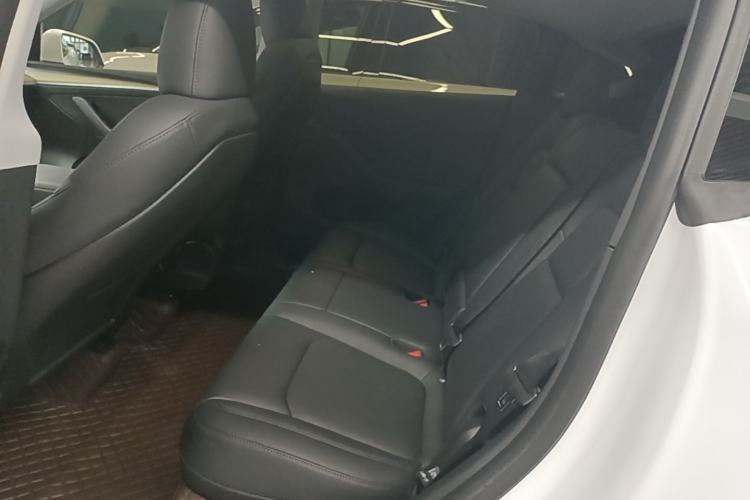 Used Tesla Model Y 2022 Long-Range All-Wheel-Drive Version