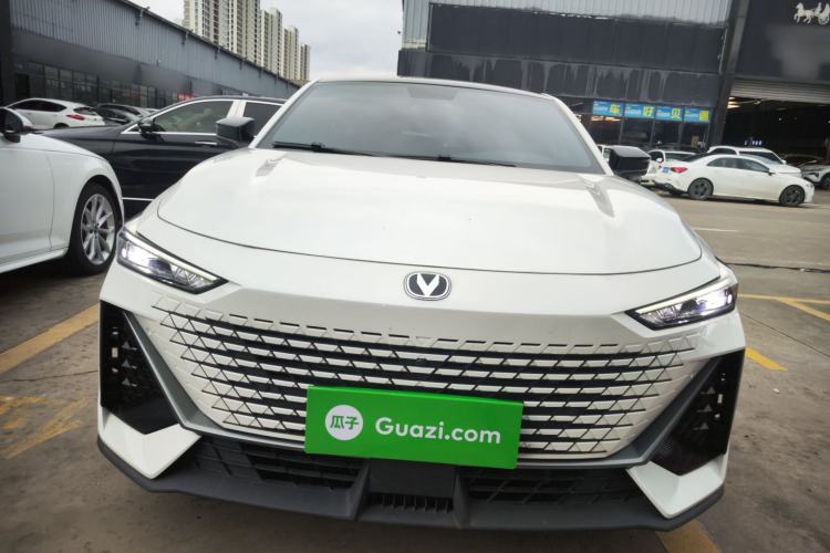 Used Changan UNI-V 2022 1.5T Prestige Version