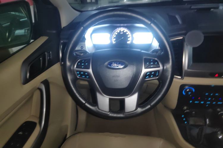 Used Ford Everest 2016 2.2T Diesel Manual 4x4 Luxury Edition
