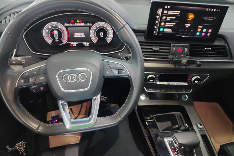 Used Audi Q5L 2022 40T Fashionable and Dynamic Model Center Console