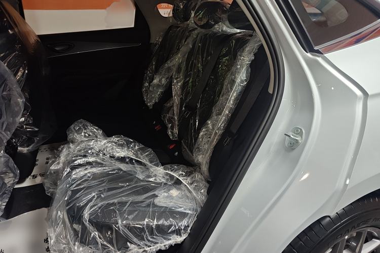 Used BYD Seal 06 New Energy 2026 DM-i Ultra-Enjoyment 128KM Luxury Edition Left Rear Seat