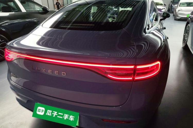 Used Hima Luxeed S7 2025 705 km Pro