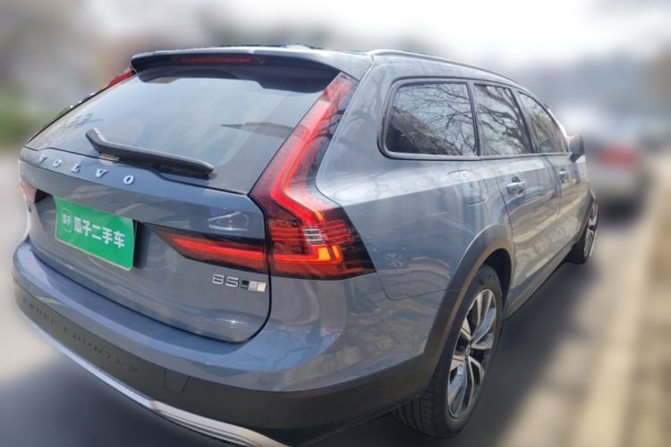 Used Volvo V90 2021 Cross Country B5 AWD Smart Range Edition Rear Right 45 Deg