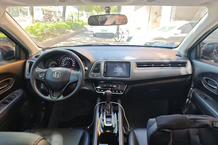 Used Honda Vezel 2019 220 TURBO CVT Elite Edition China VI Center Console