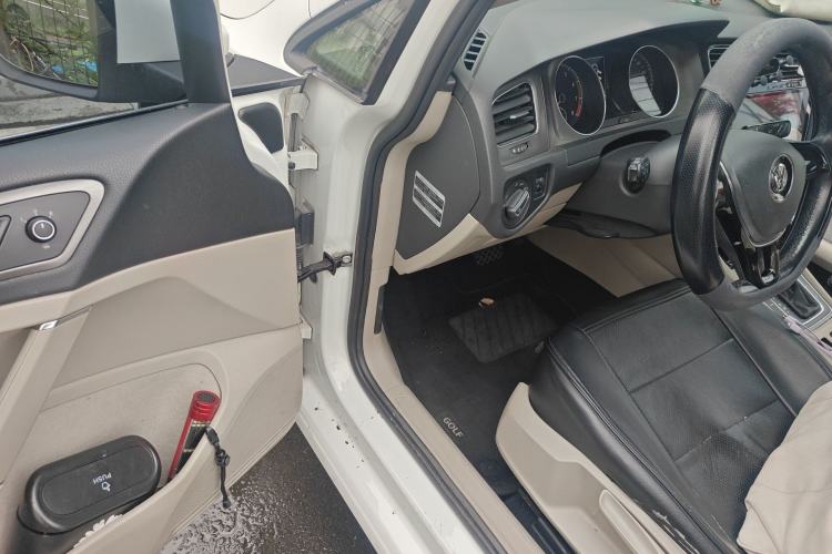 Used Volkswagen Golf 2015 1.4TSI Automatic Comfort Model
