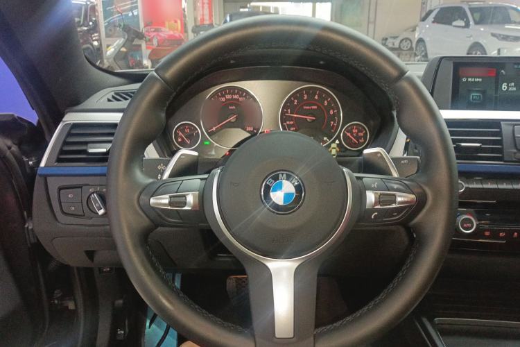 Used BMW 4 Series 2017 425i Gran Coupe Leading Model with M Sport Package Steering Wheel