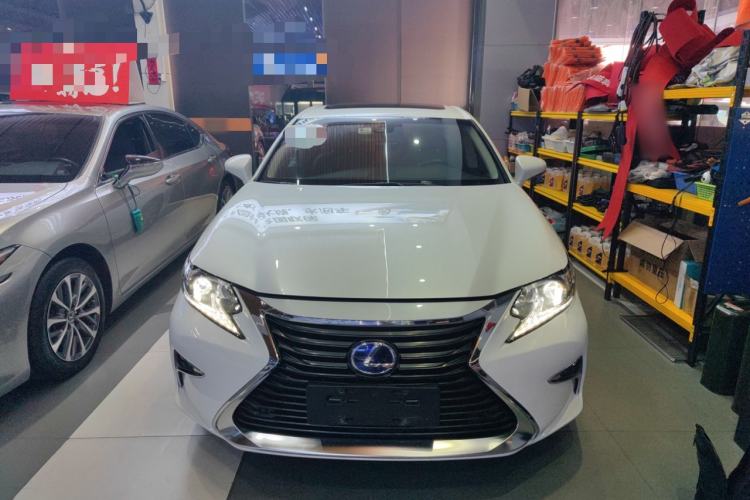 Used Lexus ES 2015 300h Comfort Edition
