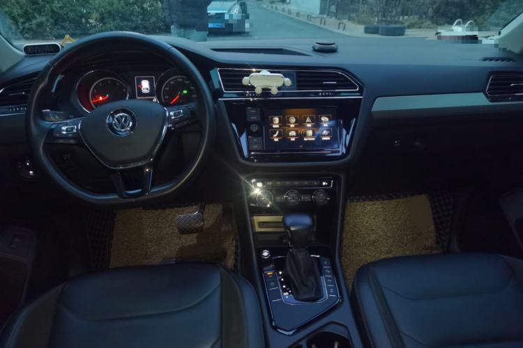 Used Volkswagen Tiguan L 2019 330TSI Automatic Two-Wheel Drive Smart Luxury Version China V Emission Standard