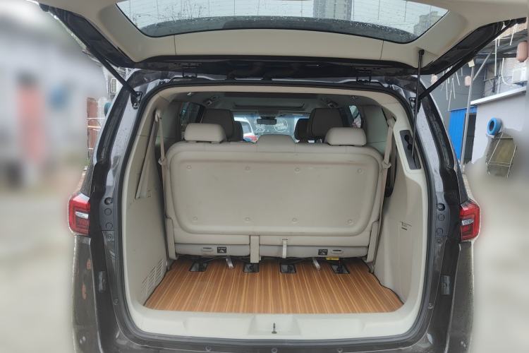 Used Buick GL8 2021 Land Cruiser Executive 652T Premium Model Trunk