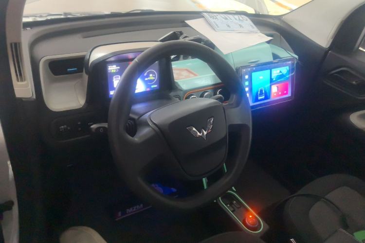 Used Wuling Hongguang MINIEV 2020 Enjoyment Model Lithium Iron Phosphate Center Console