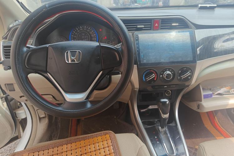 Used Honda Crider 2015 1.8L automatic comfort version Center Console