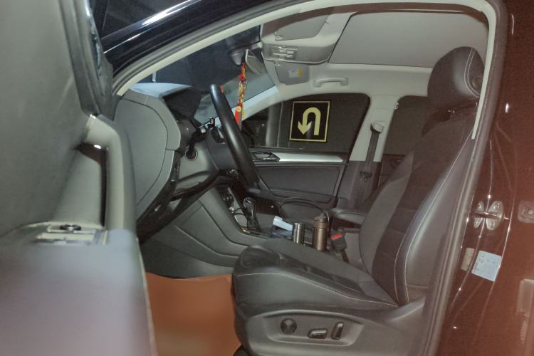 Used Volkswagen Tiguan L 2019 Revised 330TSI Automatic Two-Wheel Drive Smart & Luxury Edition China VI Standard
