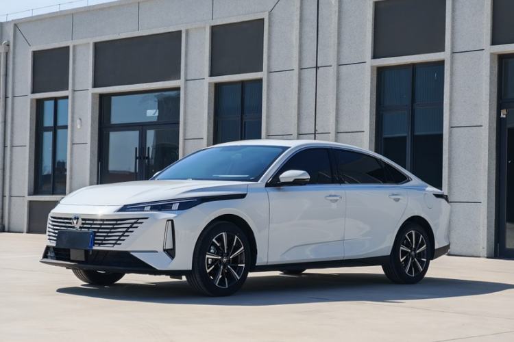 Used CHANGAN Eado 2025 Blue Whale 1.5T 500Bar Prestige Model