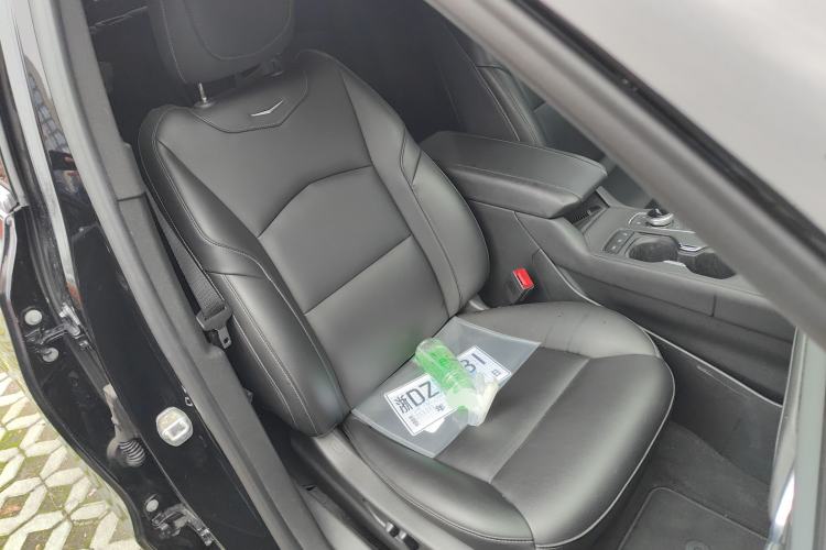 Used Cadillac XT4 2021 28T Two-Wheel Drive Leading Version
