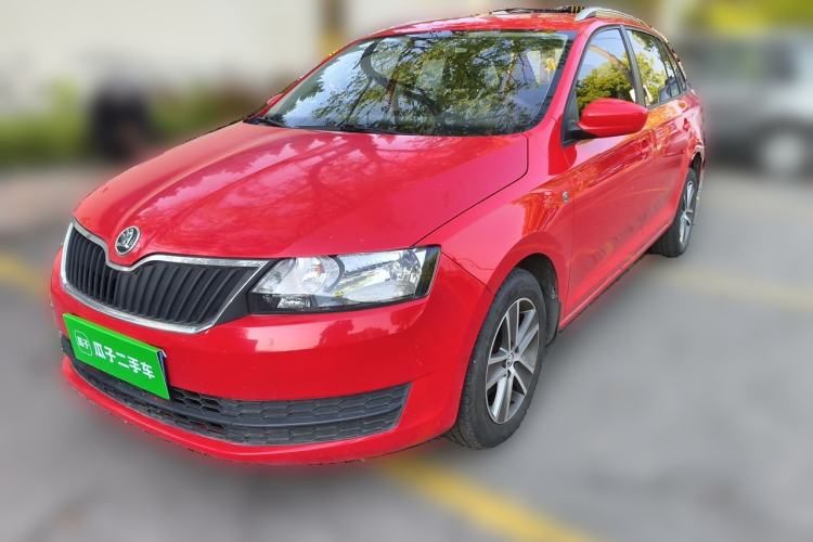 Used Skoda Rapid Spaceback 2016 1.6L Manual Front-Wheel-Drive Version