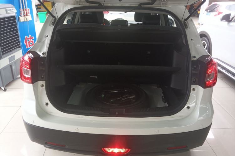 Used Suzuki Vitara S-Cross 2017 1.6L CVT Two-Wheel Drive Urban Advanced Model Trunk