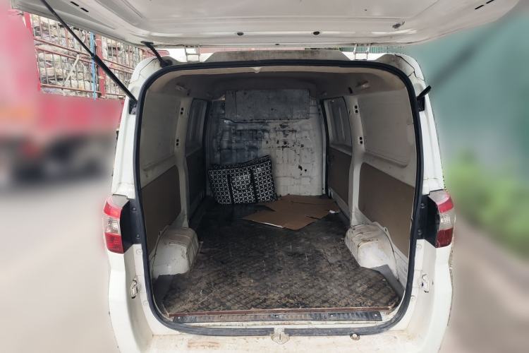 Used Foton Scenic V5 2017 1.5L Long-Wheelbase 450 Van Standard Edition DAM15DR
