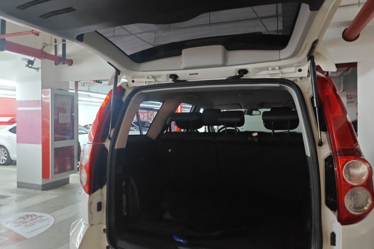 Used Haval H5 Classic 2018 Classic Edition 2.0T Manual Two-Wheel Drive Elite Model Trunk