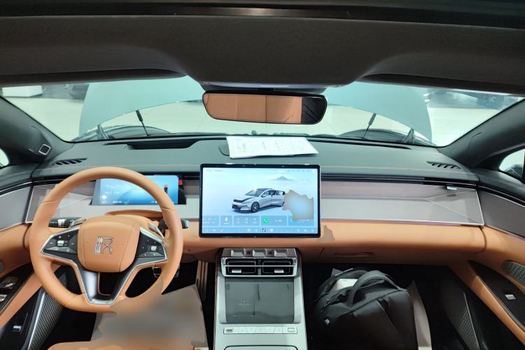 Used BYD Han L 2025 DM-p Four-Wheel-Drive LiDAR Flagship Model Center Console