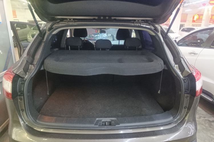 Used Nissan Qashqai 2016 2.0L CVT Elite Edition Trunk