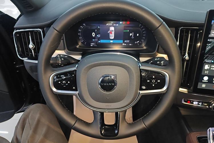 Used Volvo S90 2026 B5 Zhiyuan Luxury Edition
