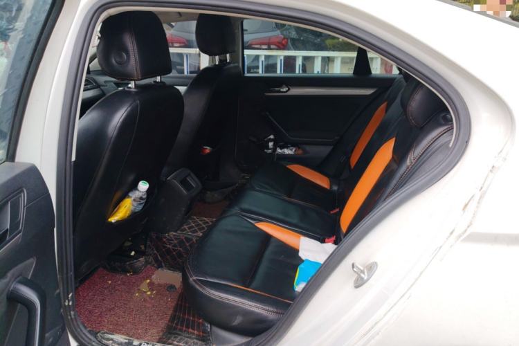 Used Volkswagen Lamando 2015 230TSI DSG Fashion Edition
