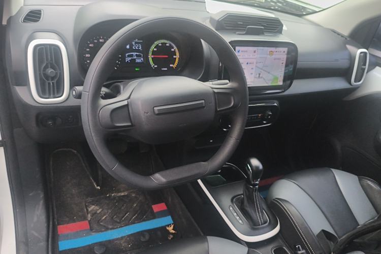 Used Roewe Clever 2022 311km QiQi BoBo Edition Center Console