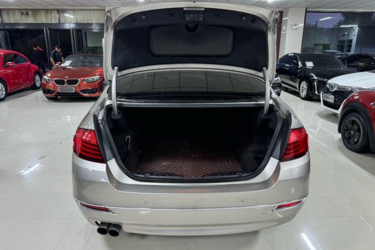 Used BMW 5 Series 2014 525Li Luxury Design Package Interior 13