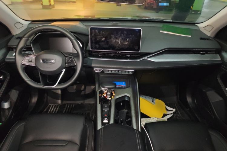 Used Geely Auto Preface 2023 2.0TD Luxury Version Center Console