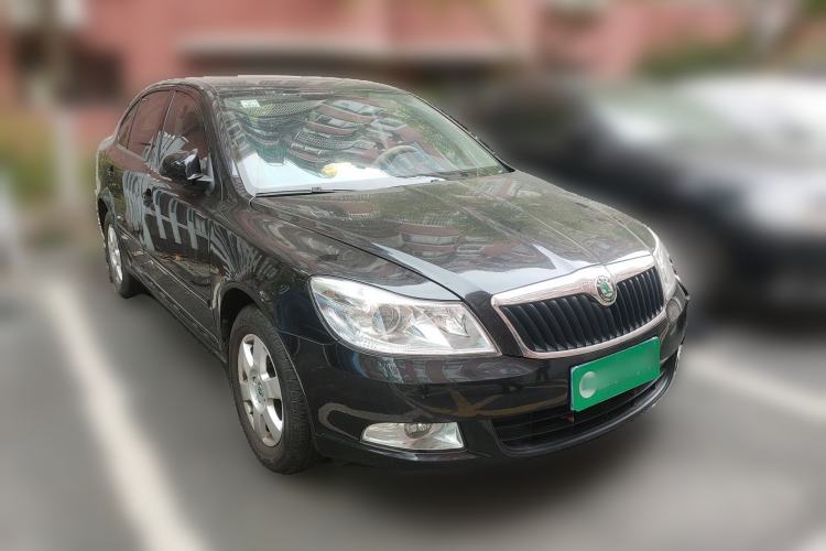 Used Skoda Octavia 2012 1.6L Automatic Yijie Edition Front Right 45 Deg