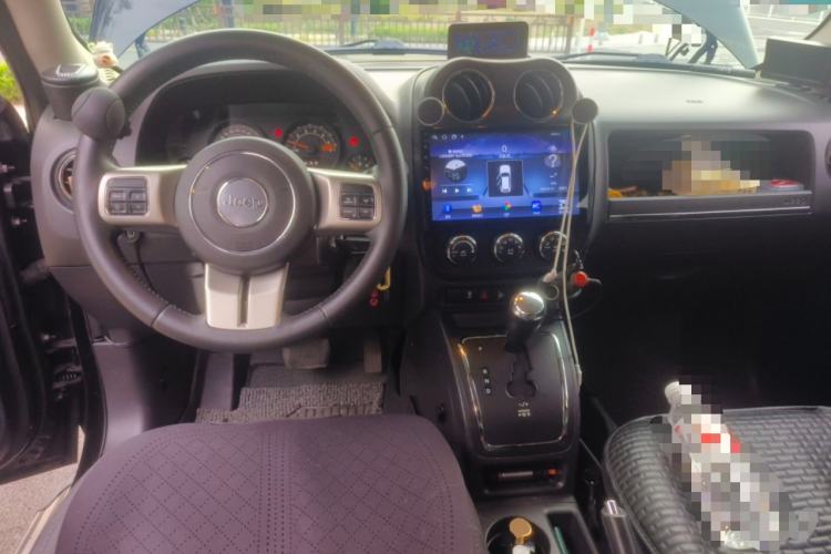 Used Jeep Patriot 2014 2.4L Sport Edition Center Console