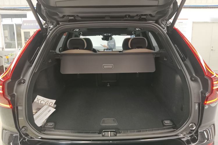 Used Volvo XC60 2026 B5 4x4 Smart Luxury Edition Trunk