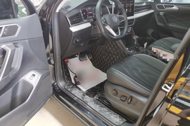 Used Volkswagen Tiguan L 2022 330TSI Automatic Two-Wheel Drive R-Line Enhanced Edition Driver Seat