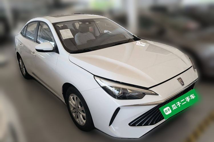 Used Roewe i5 2023 1.5L CVT Luxury Edition Front Right 45 Deg