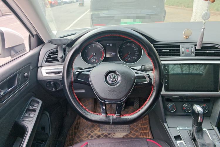 Used Volkswagen Lamando 2017 230TSI DSG Fashion Edition
