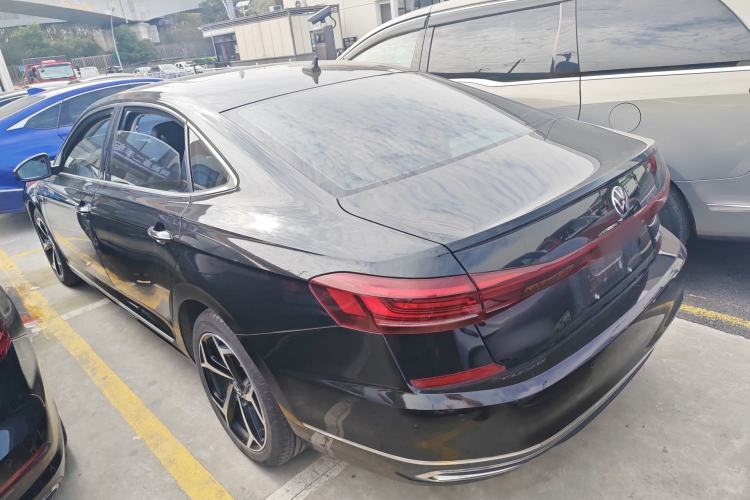 Used Volkswagen Passat 2023 330TSI Starry Luxury Edition
