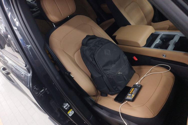 Used Land Rover Defender 2025 110 3.0T P400 Dark Edition Right Front Seat