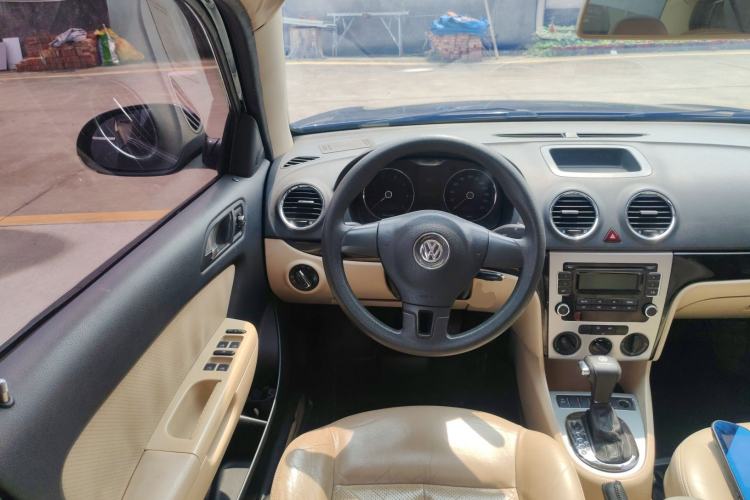 Used Volkswagen Lavida 2011 1.6L Automatic PinYou Edition Steering Wheel