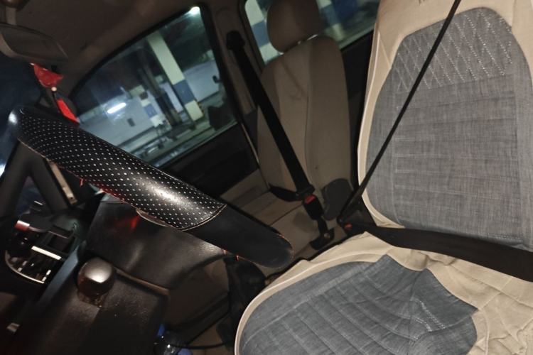 Used FORTHING Lingzhi 2015 V3 1.5L 7-Seater Luxury Model
