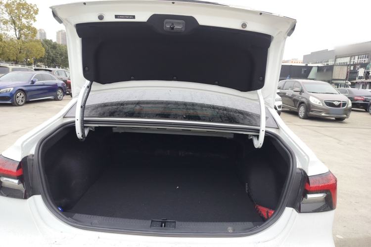 Used Roewe i6 MAX New Energy 2022 EV 500 Grand Touring Edition with Sunroof