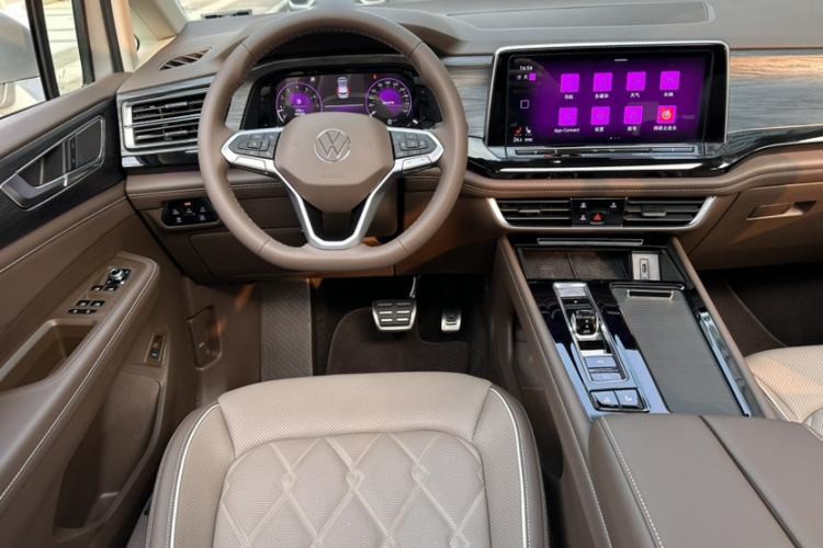 Used Volkswagen Viloran 2024 380TSI Premium Edition
