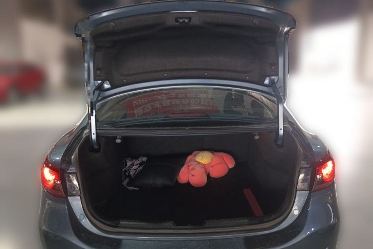 Used Mazda Atenza 2015 2.0L Blue Sky Luxury Edition Trunk