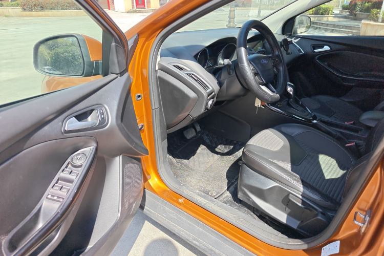 Used Ford Focus 2015 Hatchback 1.6L Automatic Fashion Edition