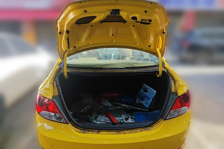 Used Hyundai Verna (older generation) 2010 Sedan 1.4L Automatic Comfort Model GS