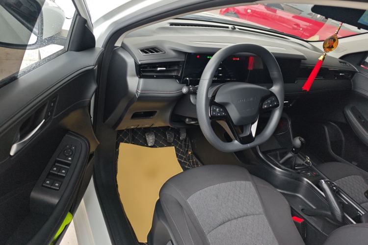 Used Roewe i5 2023 1.5L Manual Comfort Edition