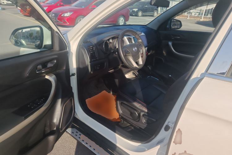 Used CHANGAN CS35 2012 1.6L Automatic Luxury Version China IV Standard
