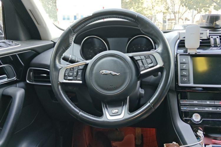 Used Jaguar F-PACE 2018 2.0T Four-Wheel Drive Urban Luxury Edition